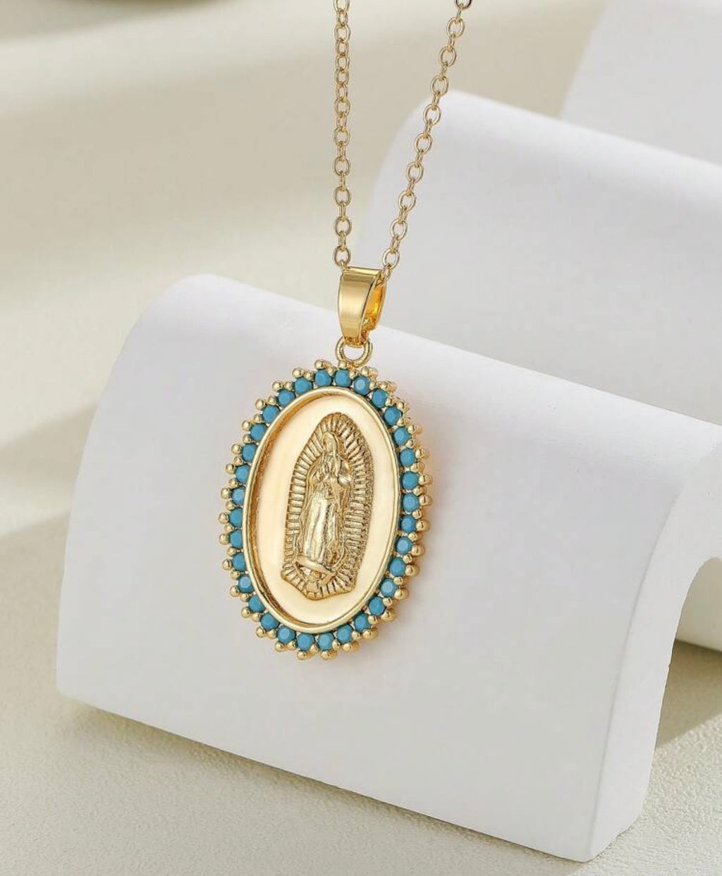 Chaîne pendentif vierge Marie