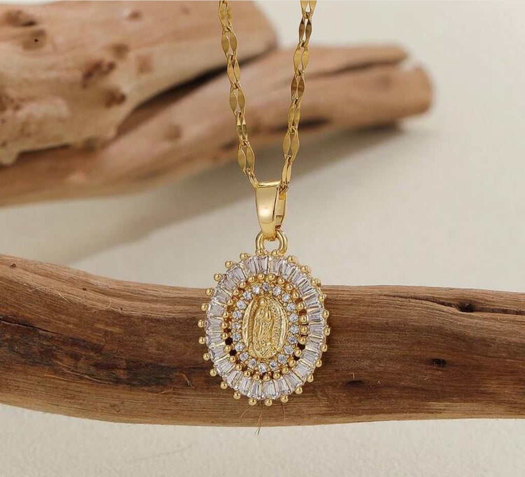Chaîne pendentif vierge Marie